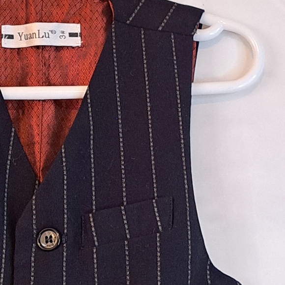 Yuan Lu Little Boy's Pin Striped Vest - Tuxedo Vest Design Size 3 - Picture 6 of 12